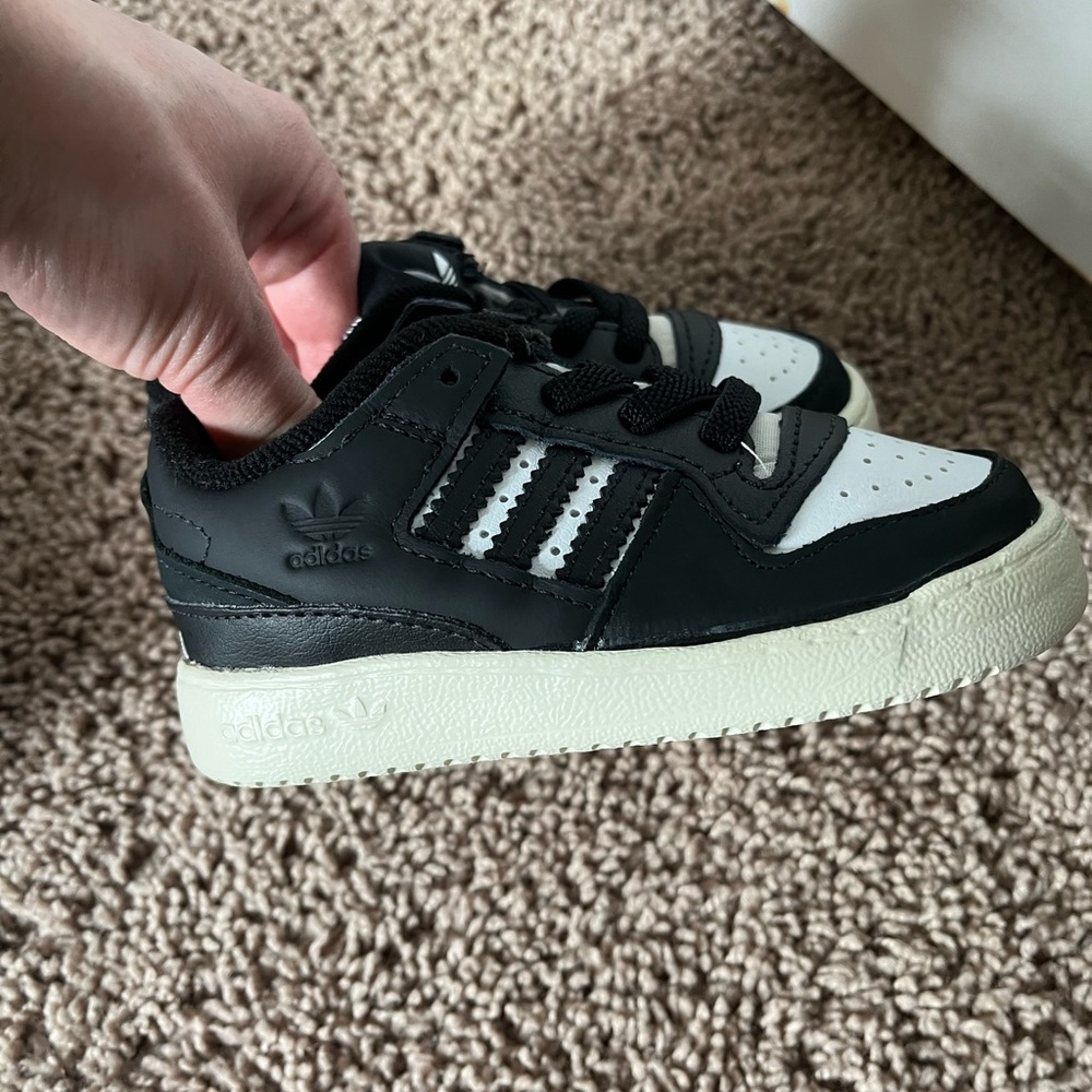 NWT- adidas Originals Forum Low toddler shoes